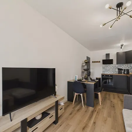 Lejlighed 200m De La - Pour 4 Avec Balcon *