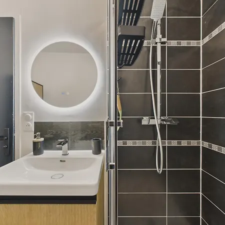 Apartmán 200m De La - Pour 4 Avec Balcon